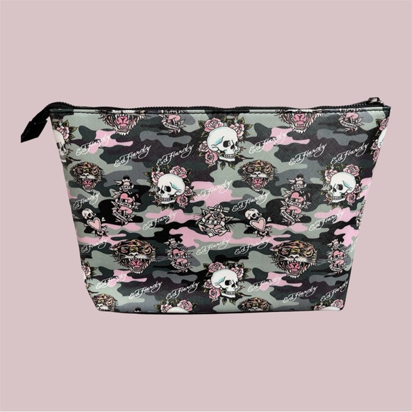 Ed Hardy Pink Camouflage Cosmetic Case - Picture 2 of 5
